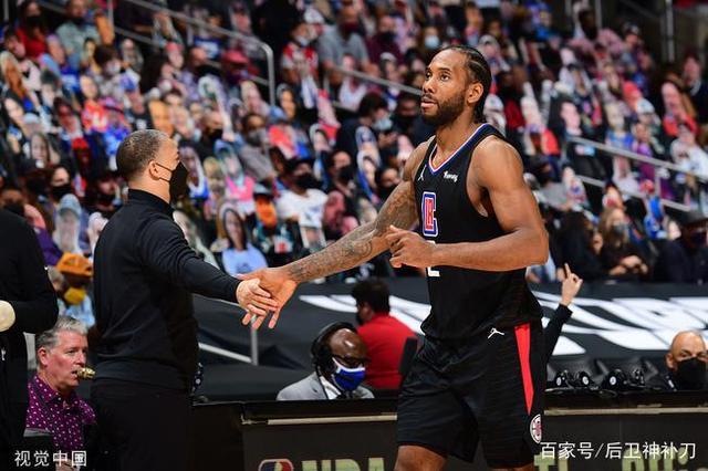 中場與對手 中場與對手